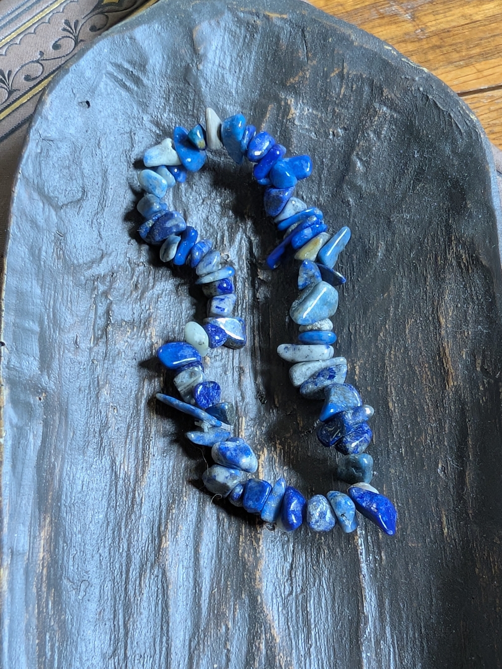 Sodalite chip stretch bracelet. 7 in.